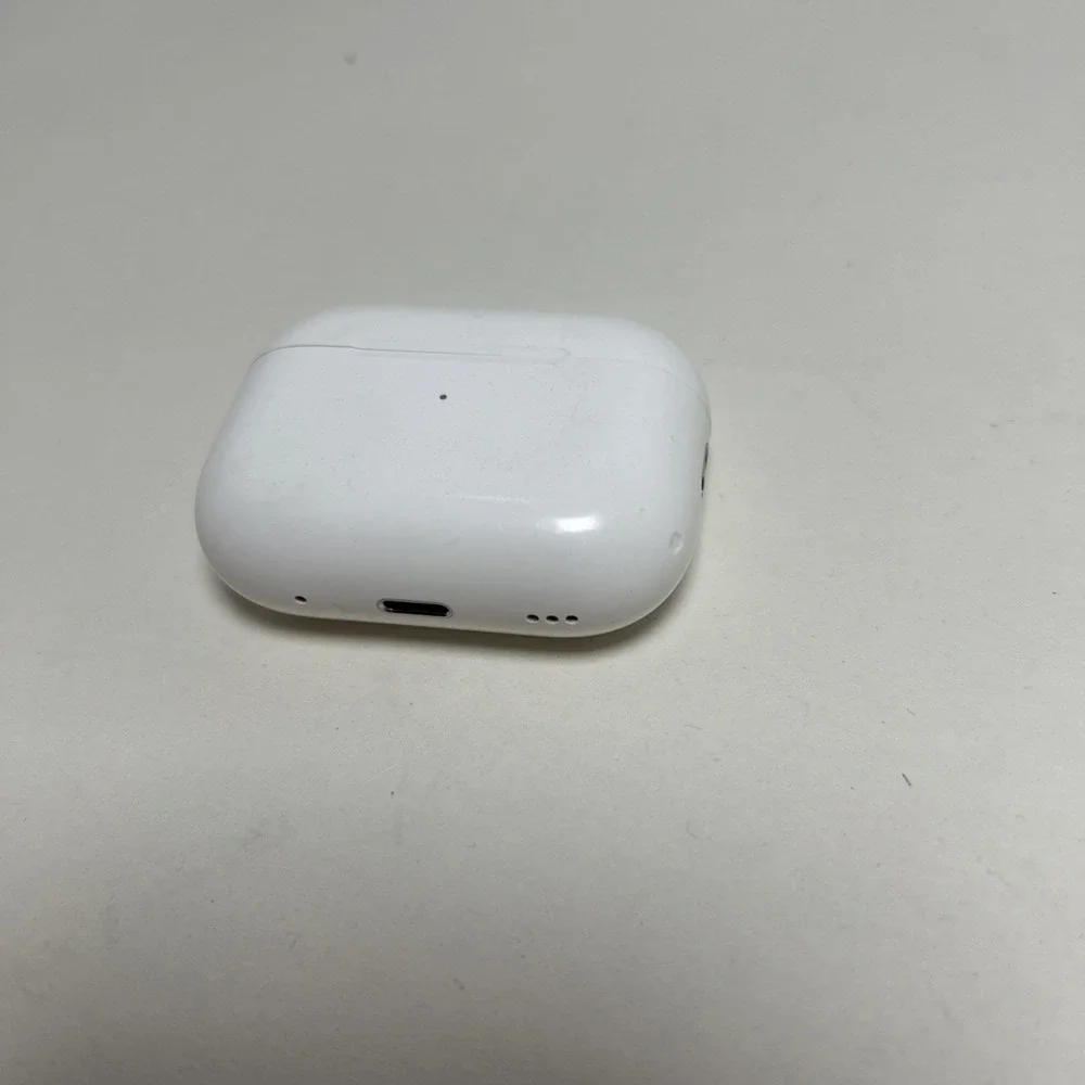 Apple AirPods Pro 2nd Gen - MagSafe Lightning Charging Case A2700 - Very Good